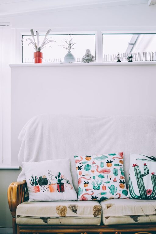 Cozy Living Room Ideas: Create Warmth on a Budget